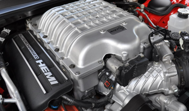 Dodge Challenger SRT Hellcat Engine
