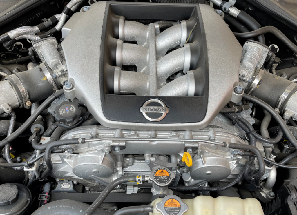 The Nissan VR series of twin-turbo DOHC V6 automobile engines features displacements ranging from 3.0 to 3.8 liters. These engines are the evolution of the successful VQ series and are inspired by the R390 GT1 Le Mans racing engine. However, these engines are not limited to Nissan vehicles.