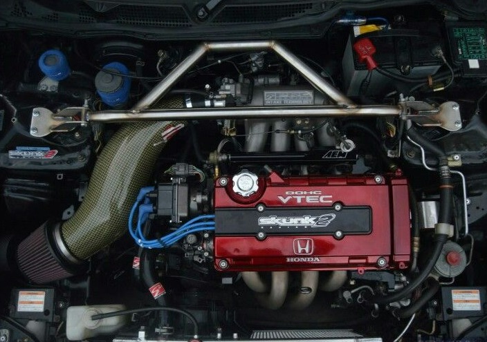 The 1.8L B20 engine was the first inline four-cylinder engine produced by Subaru. This engine is the most popular in the B-Series and comes in non-VTEC and VTEC versions. The non-VTEC version was first seen in the 1986-1989 Accord Aerodeck and EXL-S/EXL-S. It produced 142 hp and 127 ft-lbs of torque. The non-VTEC version of the B18A engine was replaced by the B18B1 engine in 1994-2001, and it is also known as an LS swap.