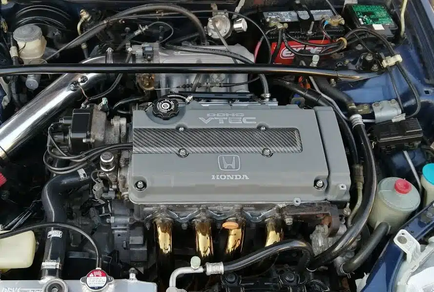 The Honda B20 engine is available in several Honda models. Its higher compression ratio of 9.6 allows for higher power output and torque. It can produce 150 to 158 HP and 126 to 150 lb-ft of torque. The B20 was developed to replace the JDM RB series of straight-6 powerplants. The JDM RBs were manufactured from 1985 to 2004 and found their way into many Japanese models.
