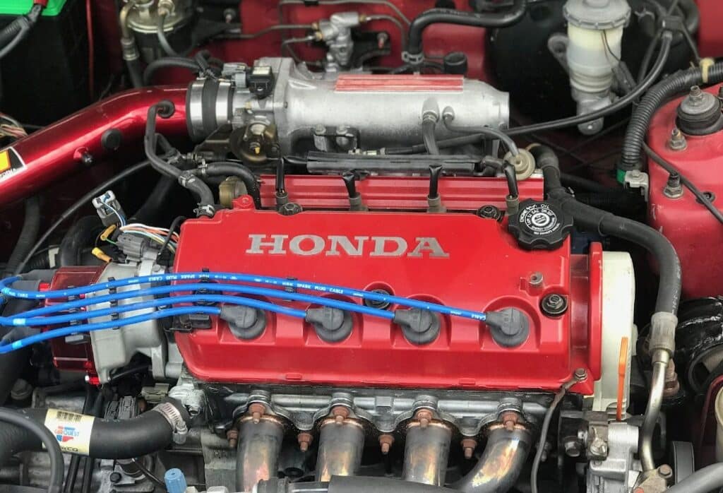 The 1.6L 4-cylinder Honda D16Y8 Engine, which is based on the 1.5L aluminium block found in the D15 engine, has different engine specs than its predecessor. The Y8's camshaft has a slightly longer duration than that of the D6's. However, both engines use the same cylinder heads, con-rods, and connecting rods.